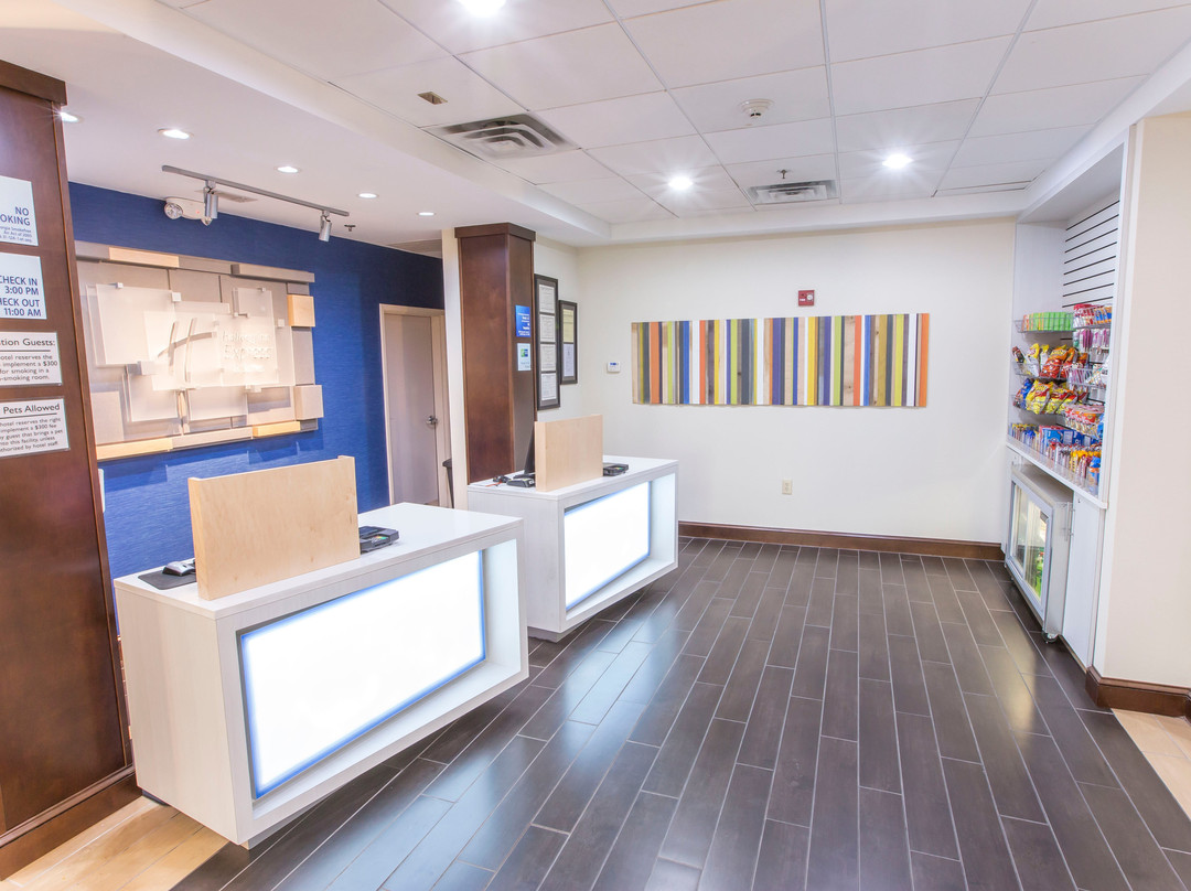 Holiday Inn Express & Suites McDonough by IHG主图