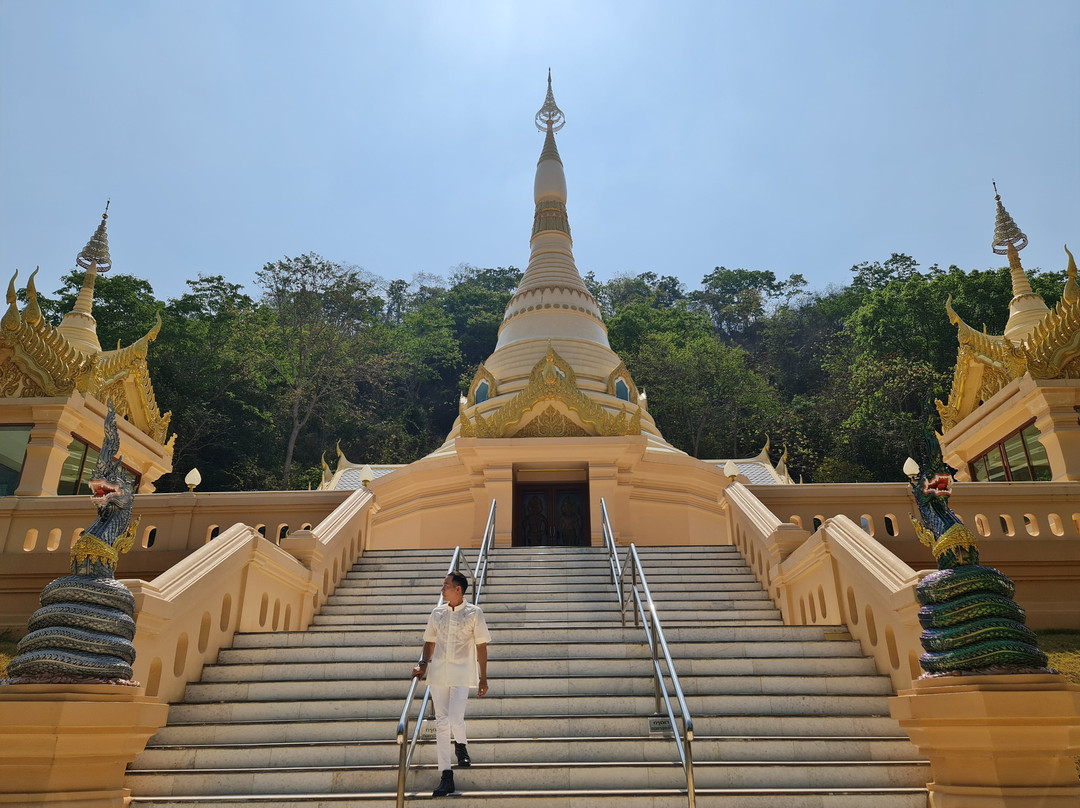 Wat Tham Santitham景点图片