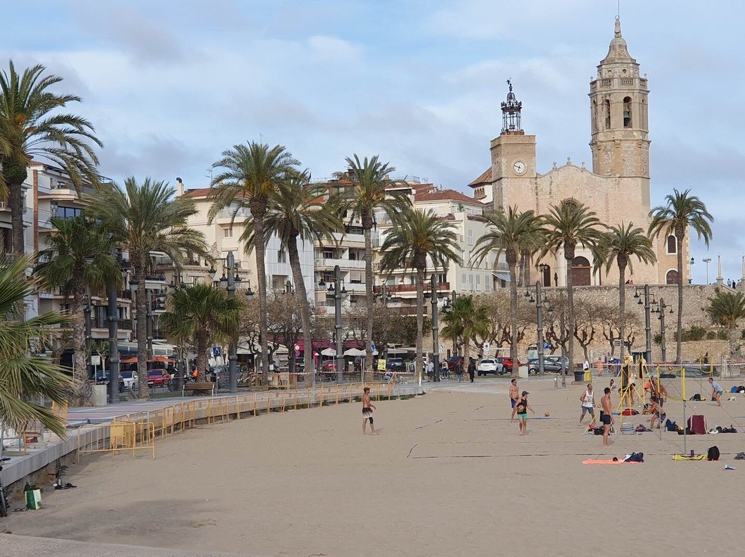 Platja De La Fragata-锡切斯必去景点