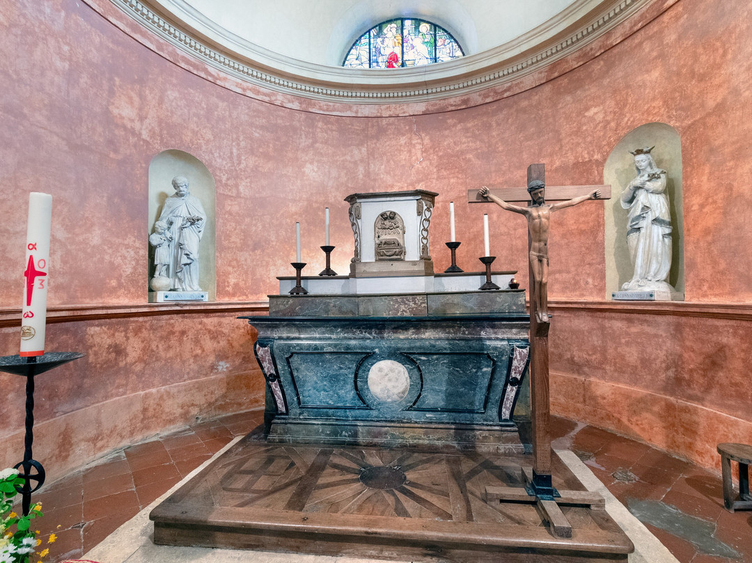 Eglise Saint-Hilaire en Pays Royannais景点图片