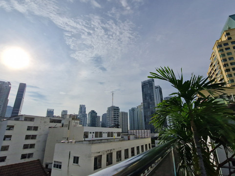 曼谷海军上将套房酒店主图