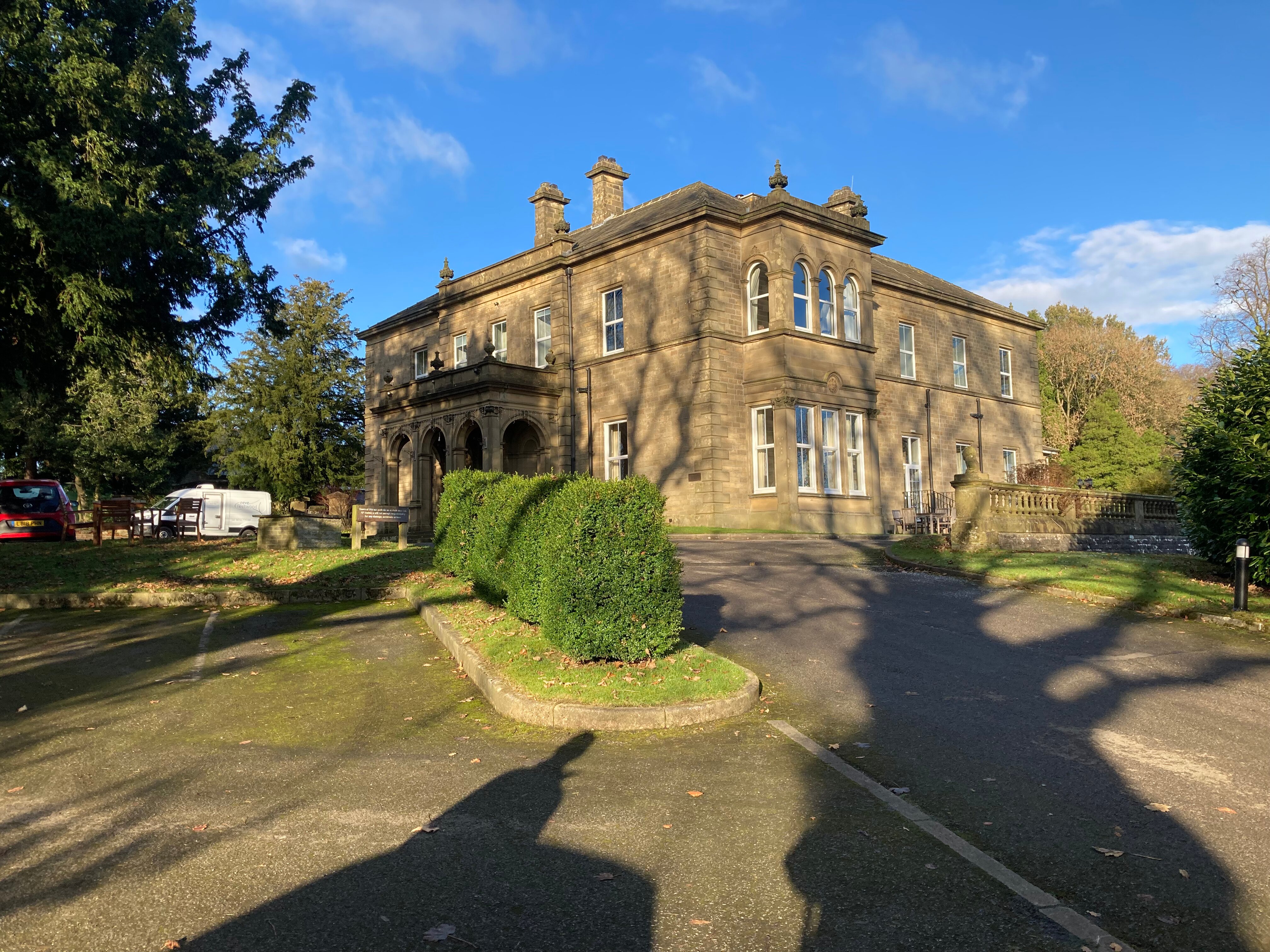Newfield Hall-官方