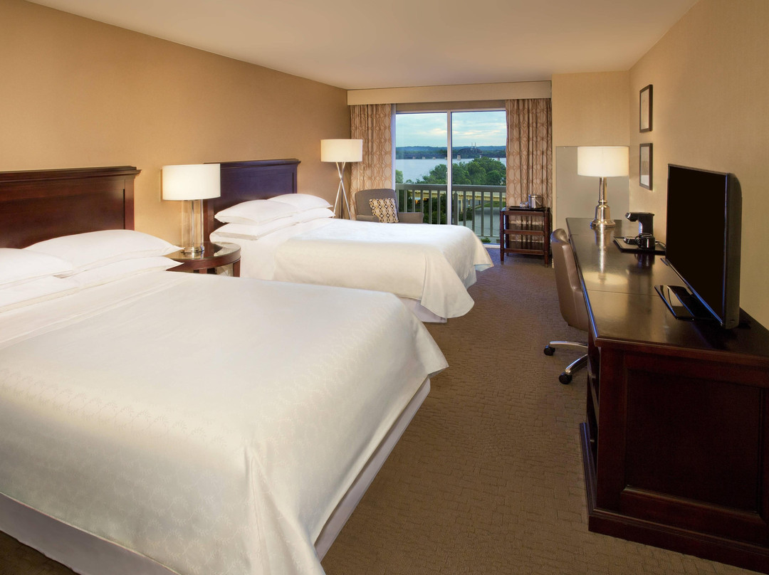 Sheraton Louisville Riverside Hotel主图