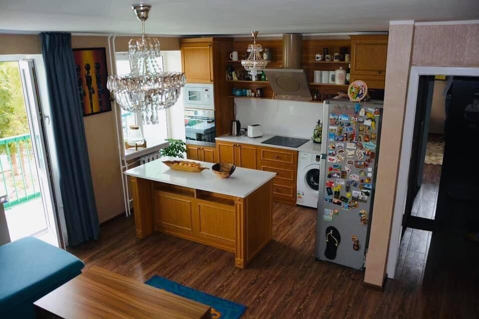 Meg's Guesthouse & Tours
