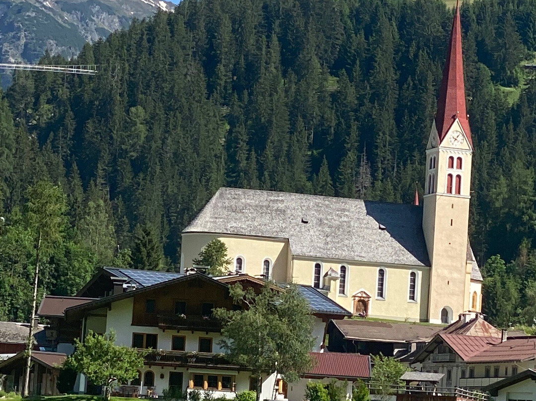 海尔山小旅店主图