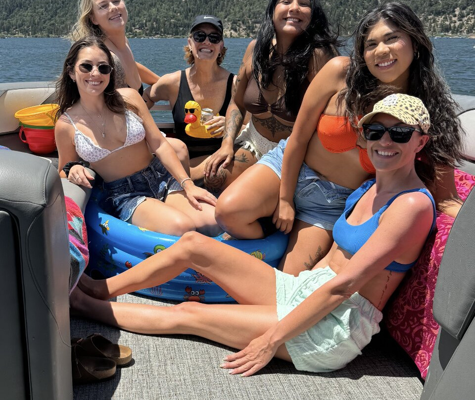 Pleasure Point Marina - Boat Rentals-大熊湖必去景点