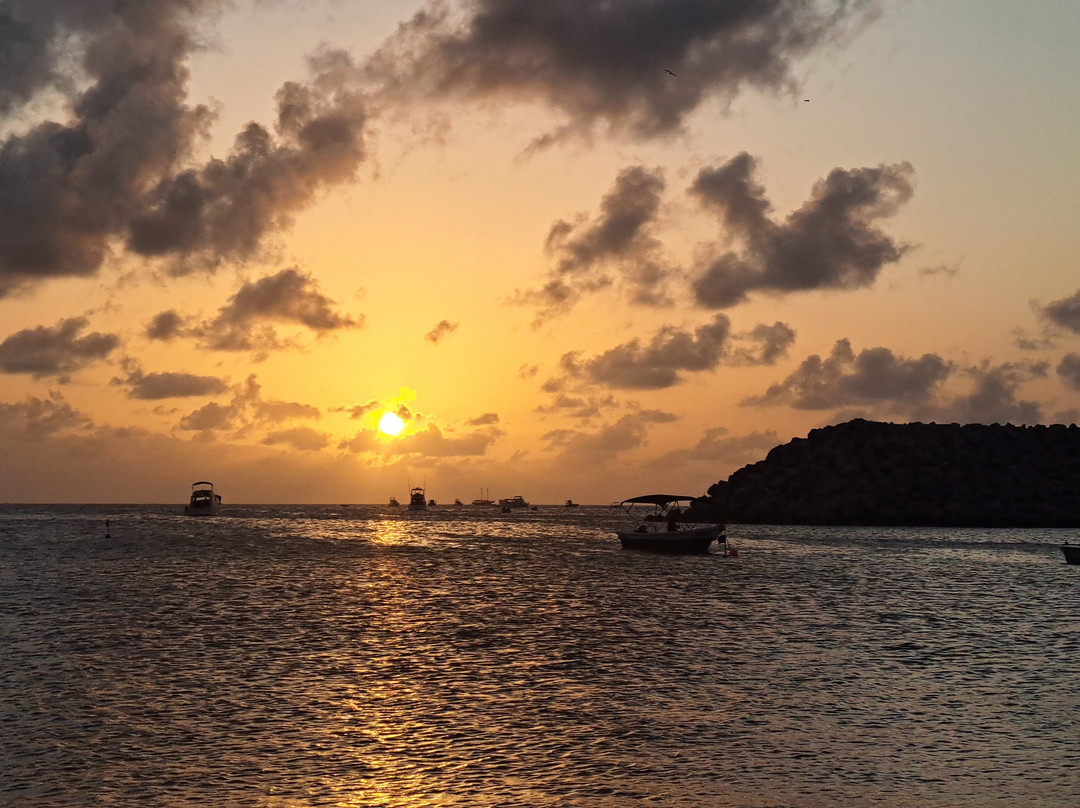 Porto de Santo Antonio Beach-费尔南多-迪诺罗尼亚群岛必去景点