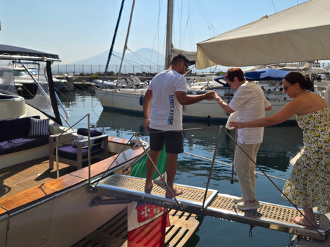 Powerboat Charter-那不勒斯必去景点