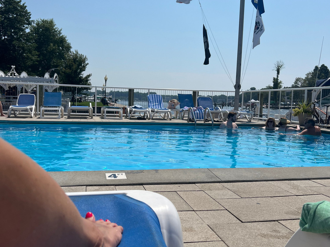 Ship-N-Shore Hotel主图