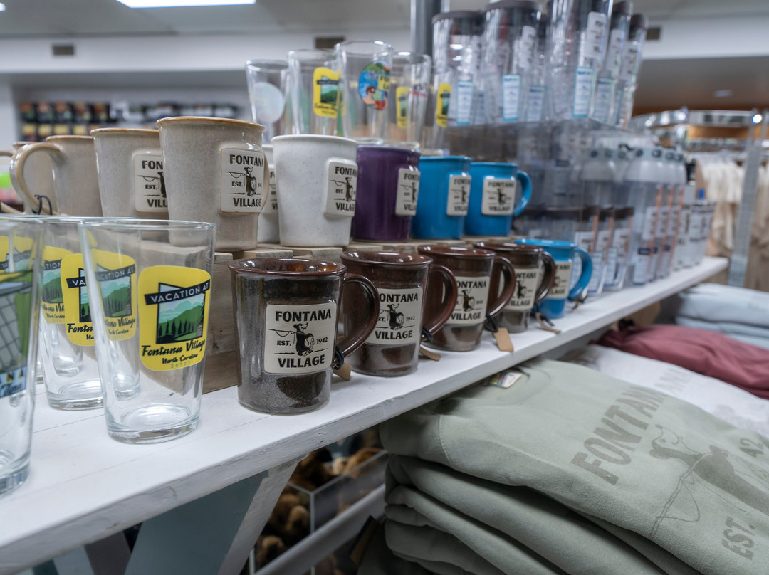 Fontana Village General Store-Fontana Dam必去景点