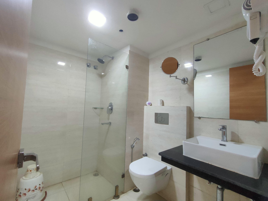 King's Queen Crown Mandarmoni