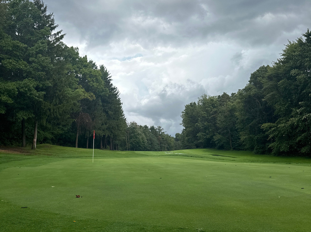Whispering Pines Golf Club景点图片