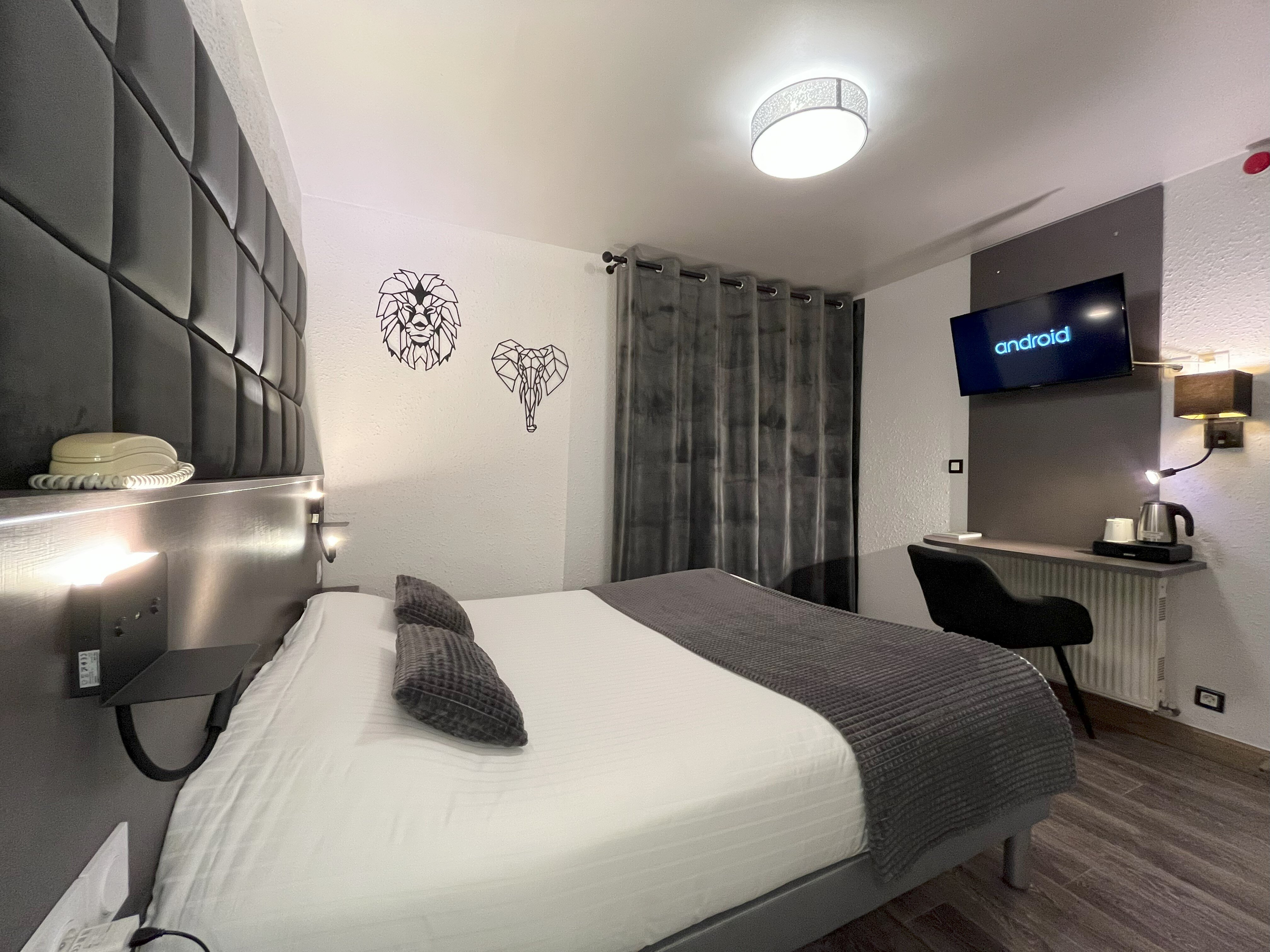 Cit'Hotel Le Cheval Blanc Cognac Centre-客卧