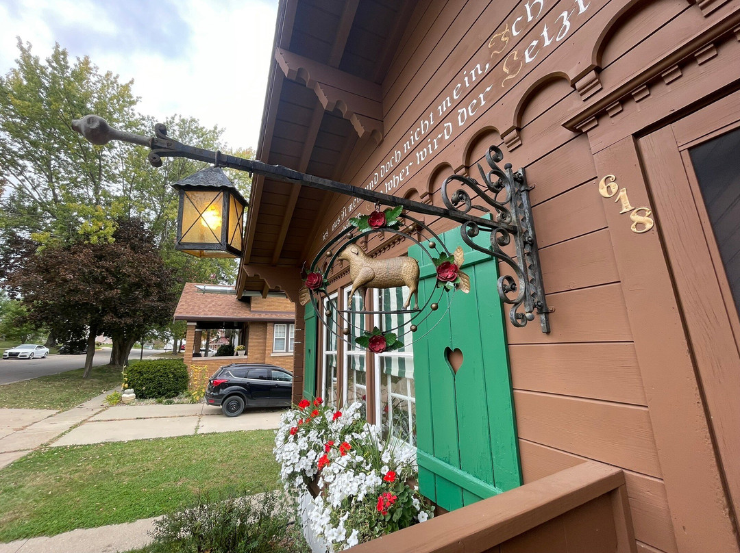 Chalet of the Golden Fleece Museum景点图片