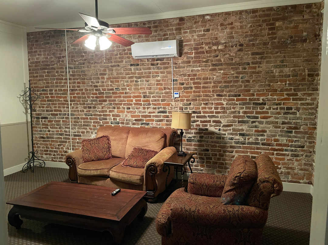 The Hotel Rhea主图