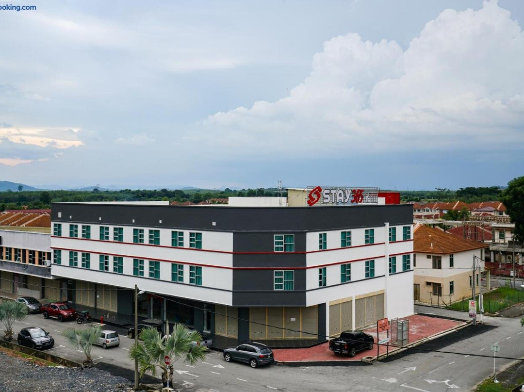 OYO 89386 Stay 365 Hotel