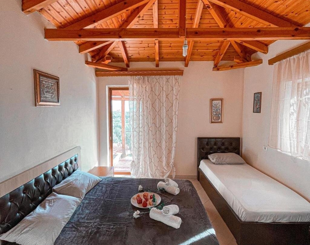 FarmHouse Qeparo