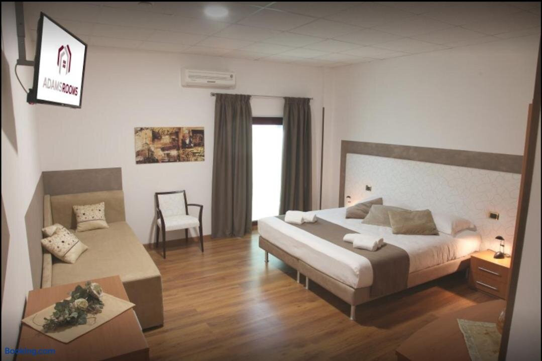 Adams Rooms