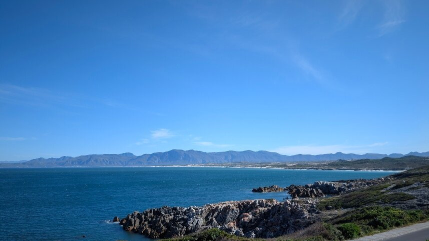 Marebella Seafront Guesthouse主图