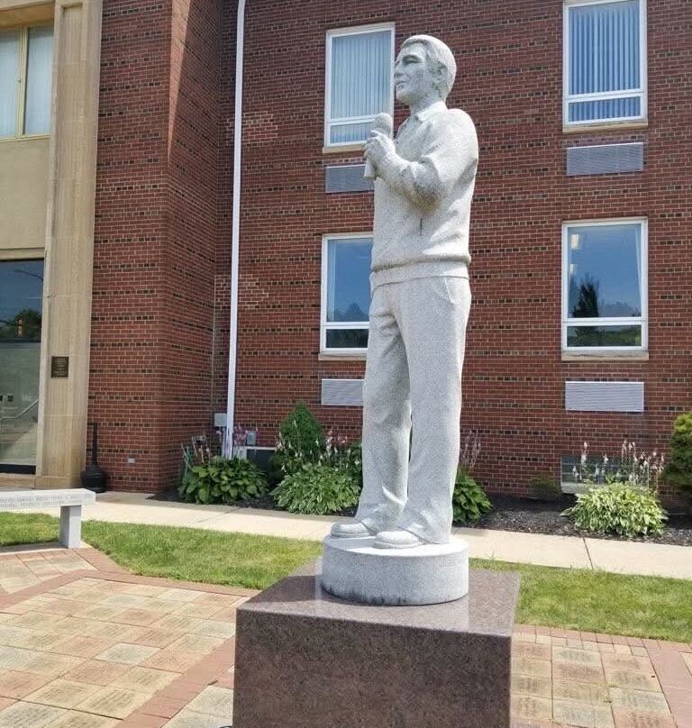 Perry Como Statue-Canonsburg必去景点