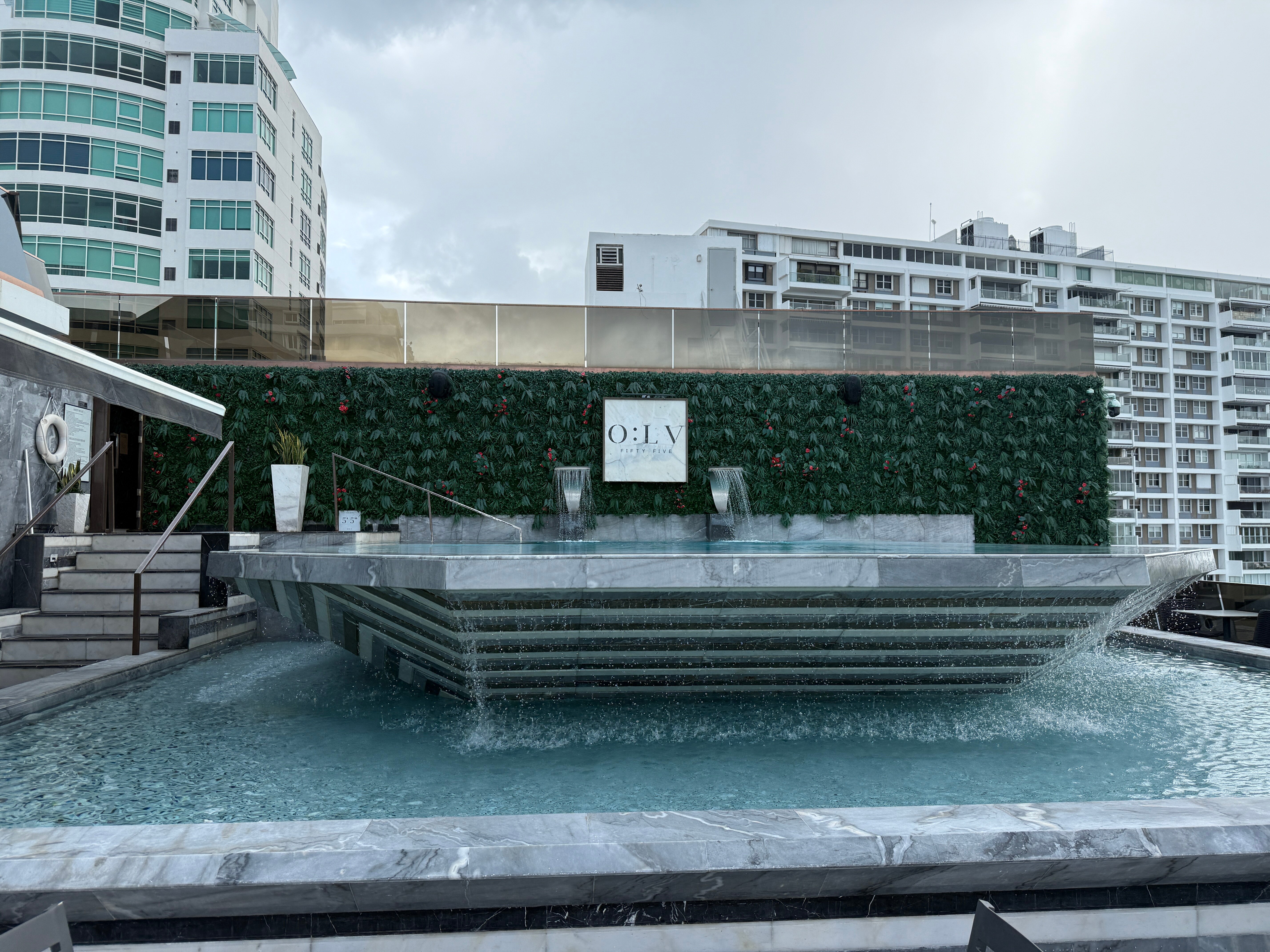 O:LV Fifty Five-泳池