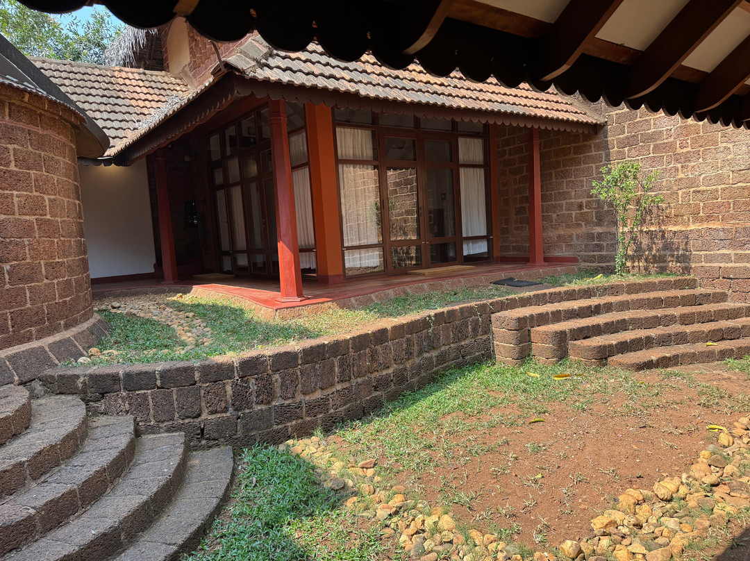 SwaSwara, CGH Earth主图