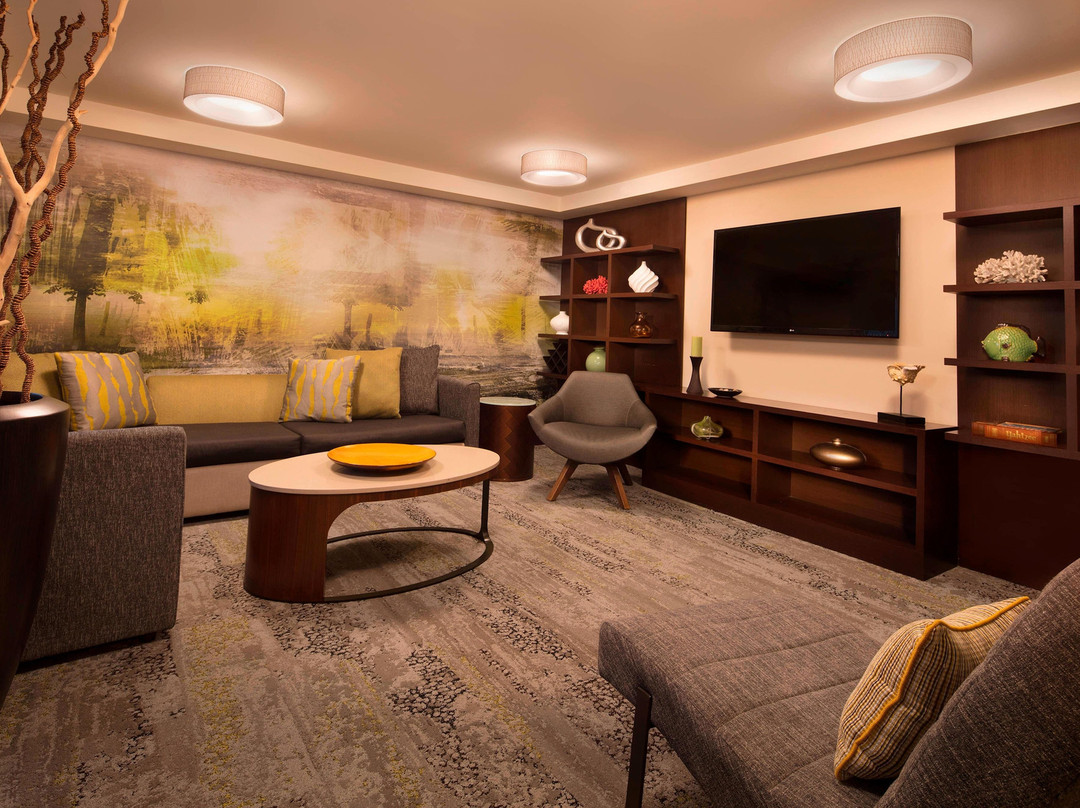 伯恩顿海滩万怡酒店主图