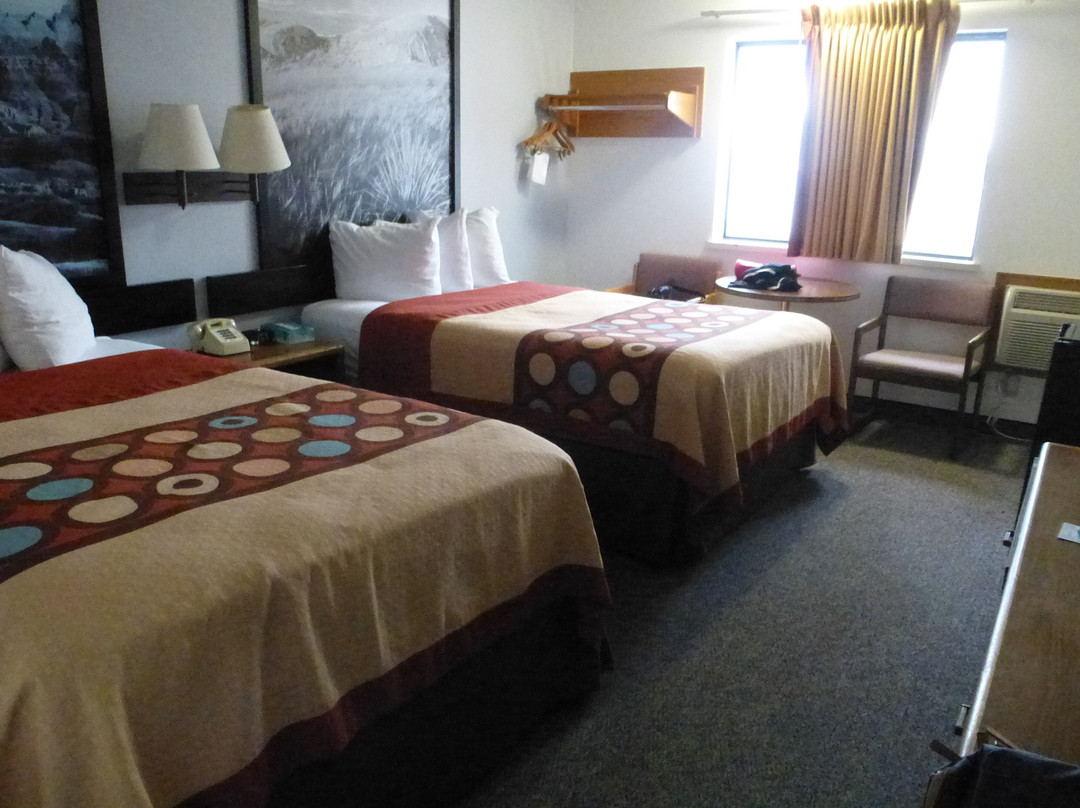 Super 8 by Wyndham Wall主图