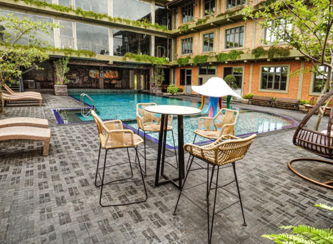 Sasha Transit Hotel主图