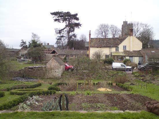 Parsonage Farm主图