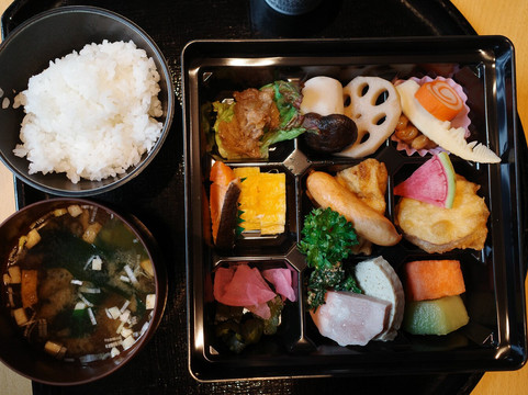 高山伍德酒店主图