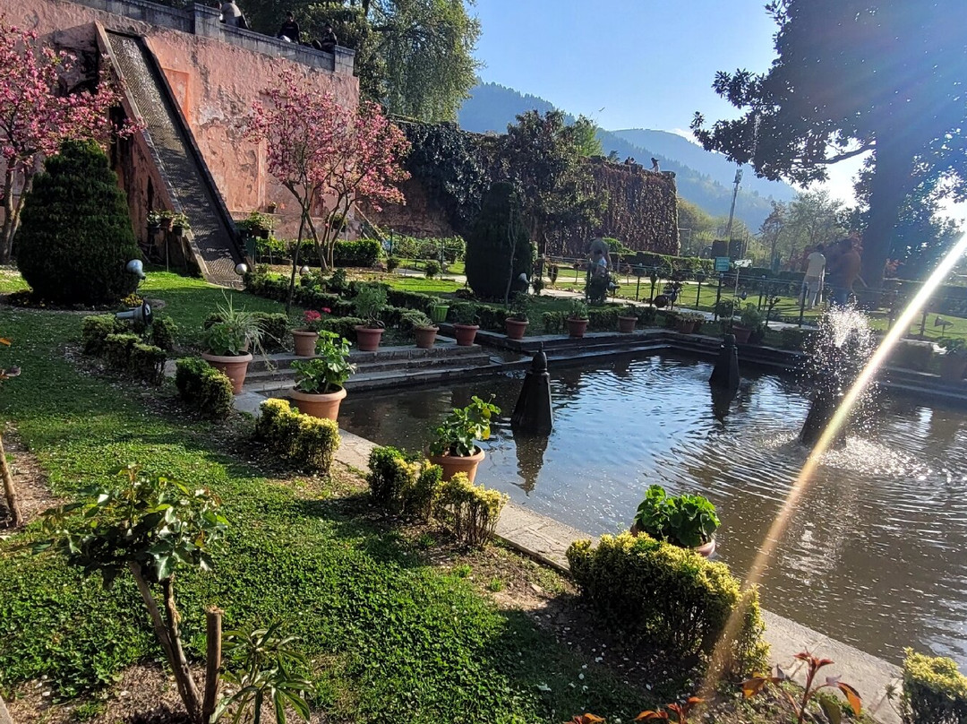 Chashme Shahi Gardens-斯利那加必去景点