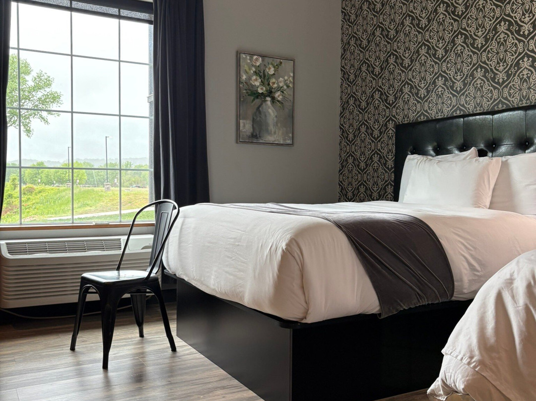 Waterfront Hotel主图