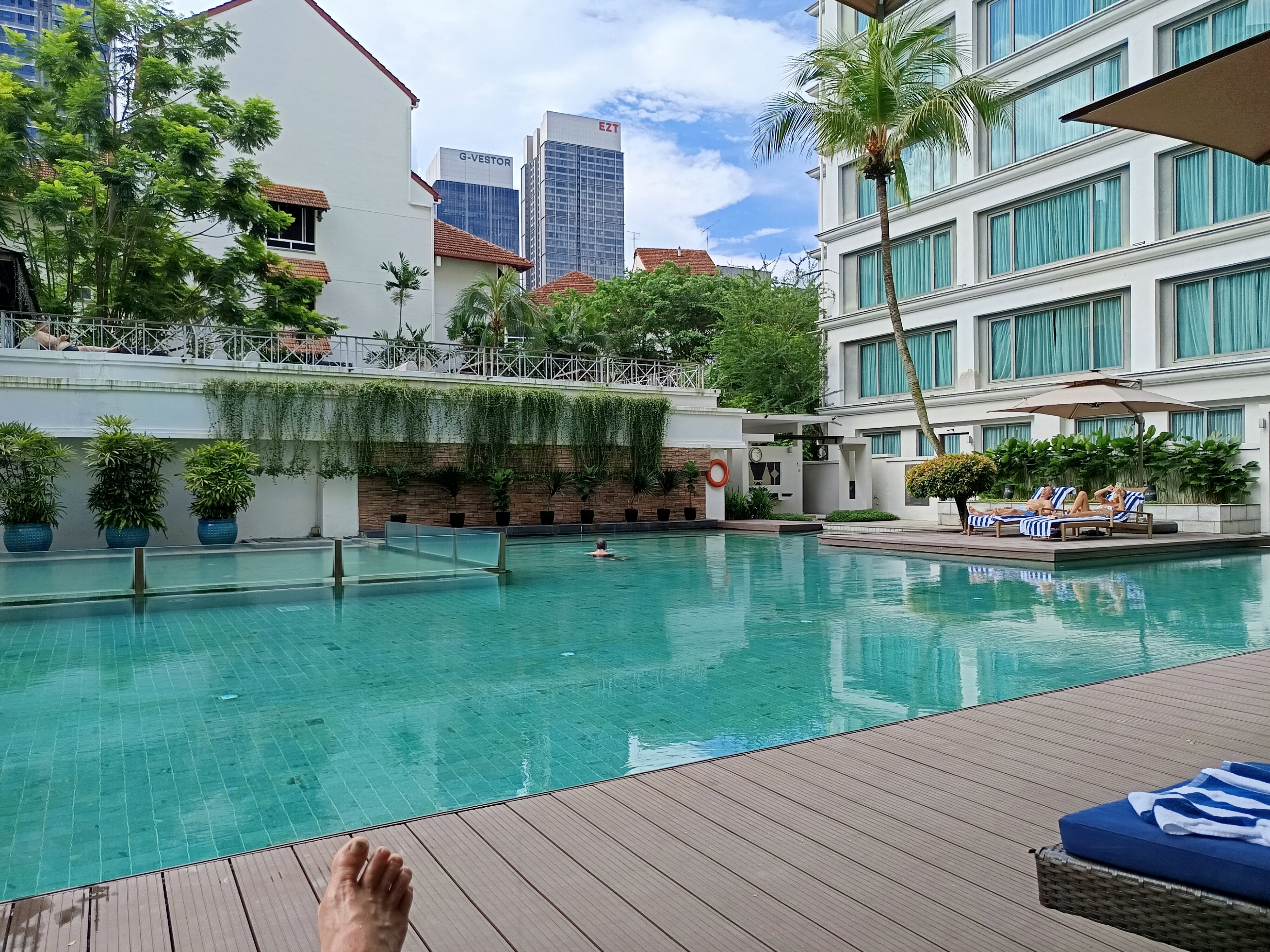 迈可赛套房酒店-泳池