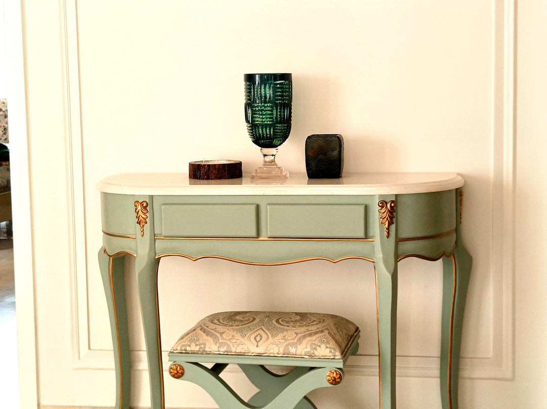Royalzig Luxury Furniture景点图片