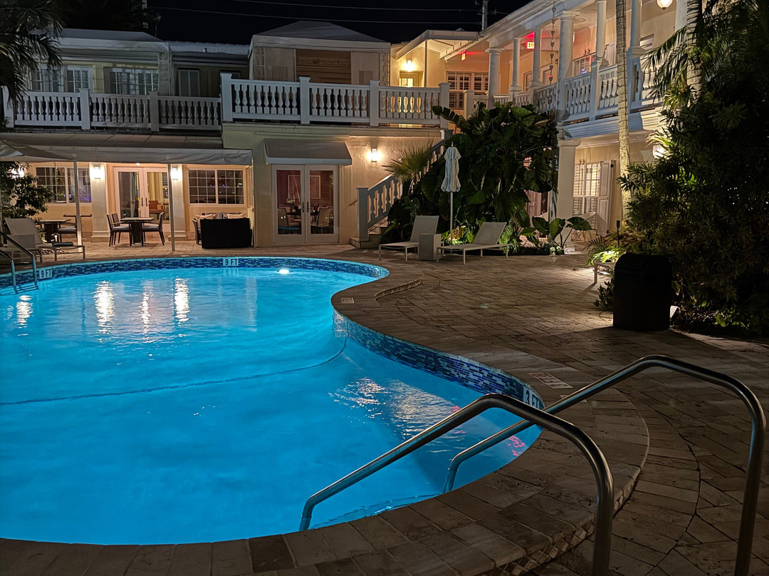 The Pillars Hotel & Club主图