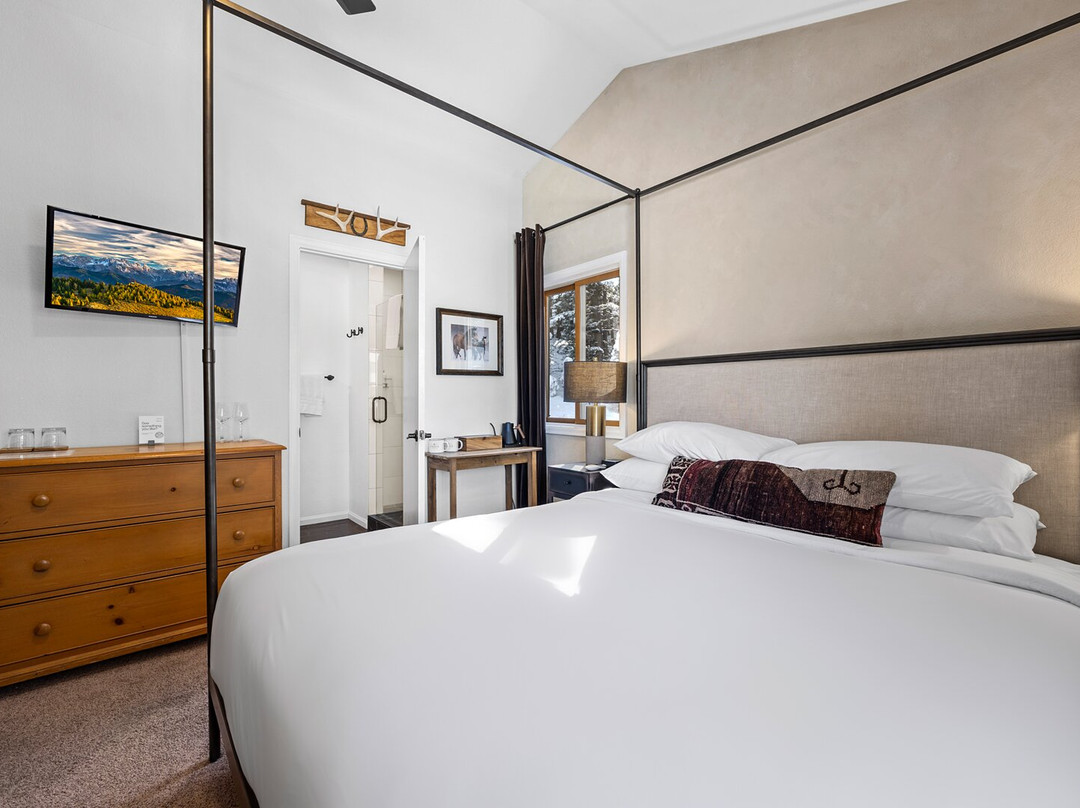 Juniper Lodge & Treehouses主图