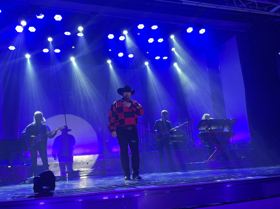 A Garth Tribute-布兰森必去景点