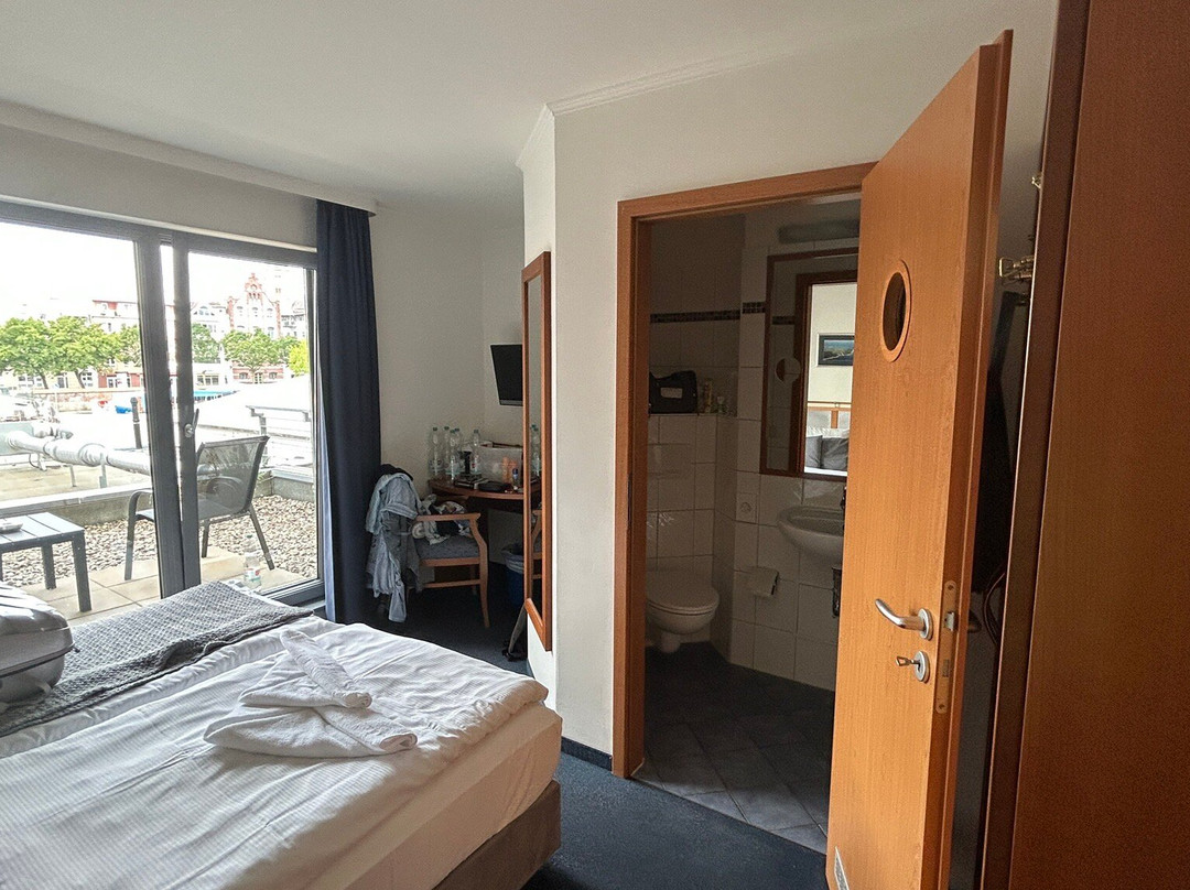 Hotel Hiddenseer am Ozeaneum主图