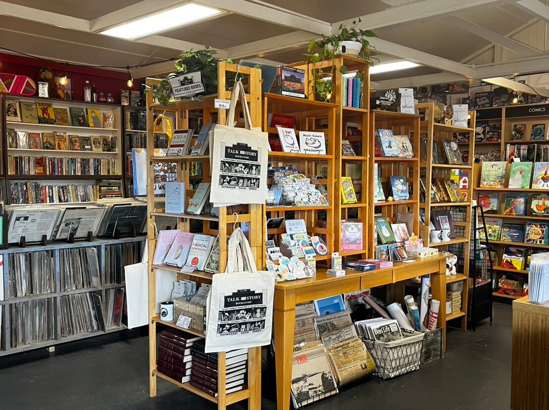 Talk Story Bookstore-哈纳佩佩必去景点