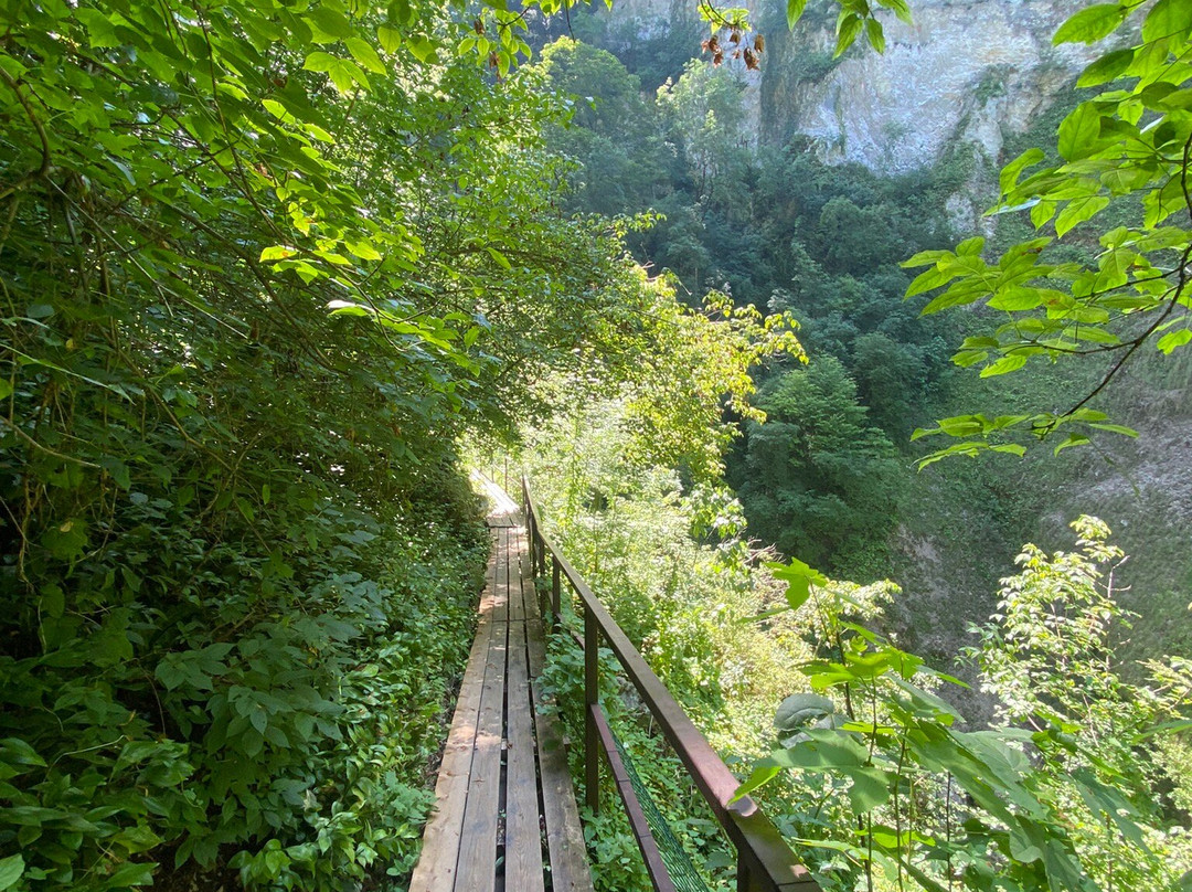 Waterfall Glubokiy Yar-Monastyr必去景点