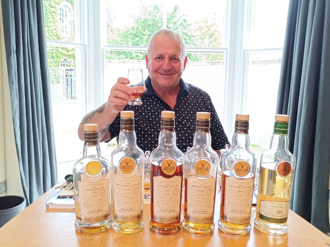 Gordon & MacPhail-埃尔金必去景点