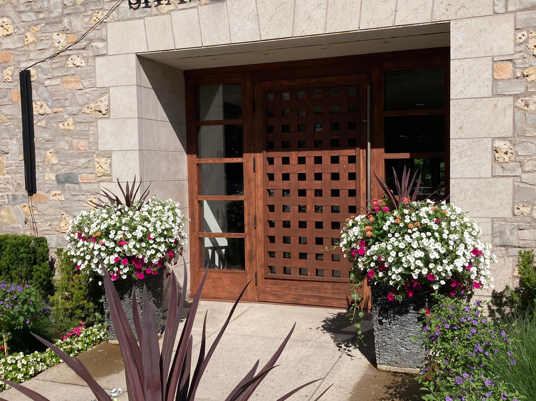 Shaw Club Hotel主图