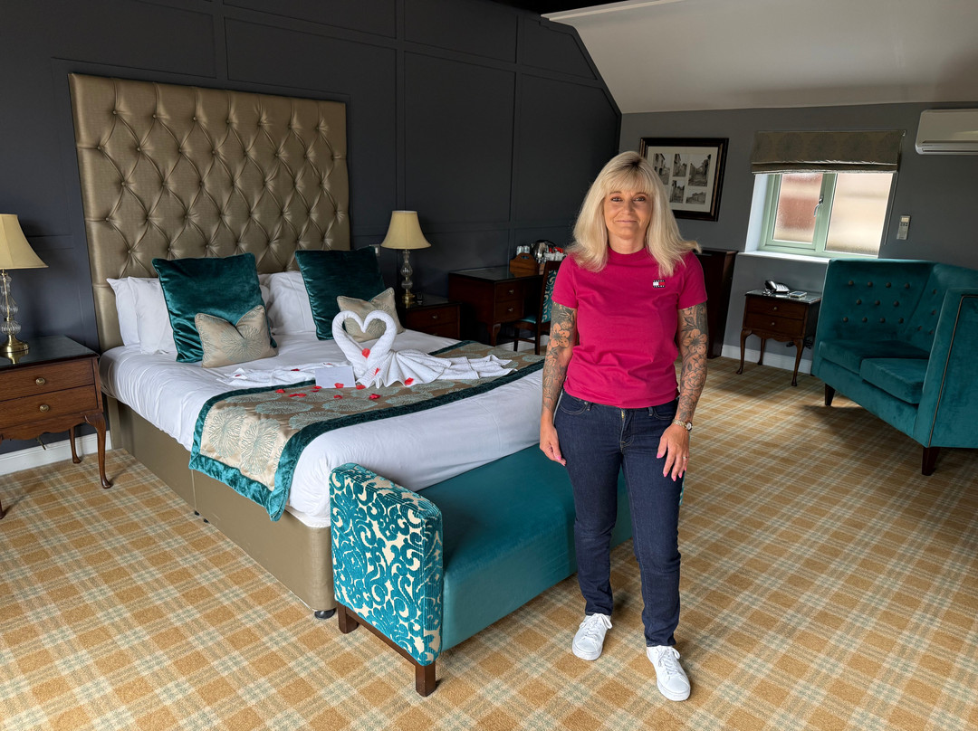 Rogerthorpe Manor Hotel主图