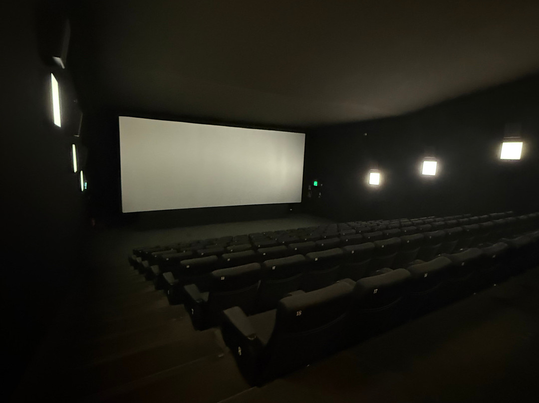 UCI Cinemas MilanoFiori-阿萨戈必去景点