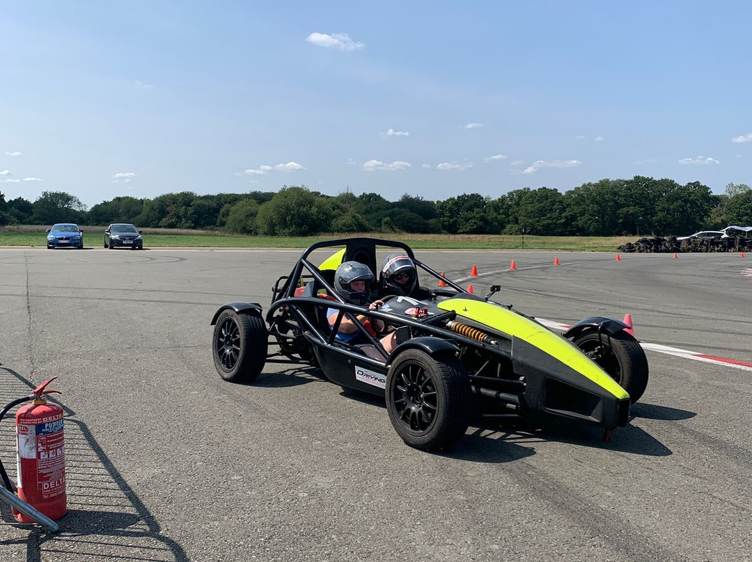 Everyman Racing Dunsfold Aerodrome-Cranleigh必去景点