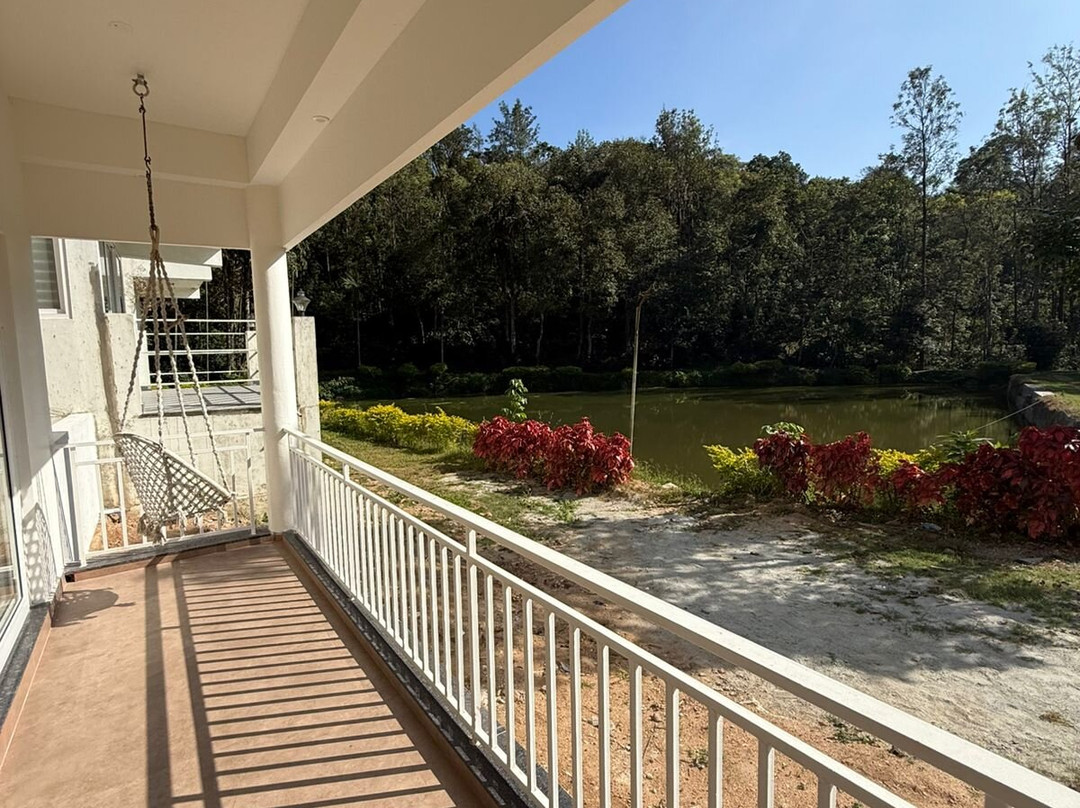 Chola Lakeview Stay Inn主图