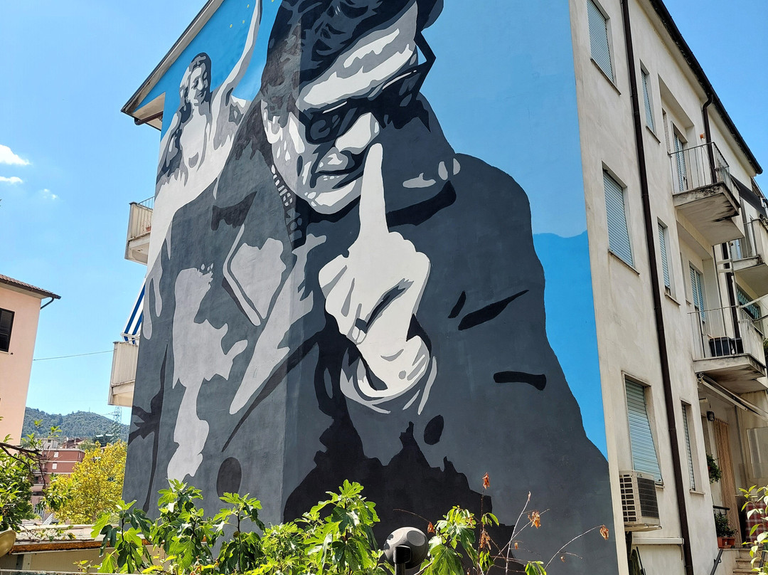 Murales di cinema-Narni Scalo必去景点