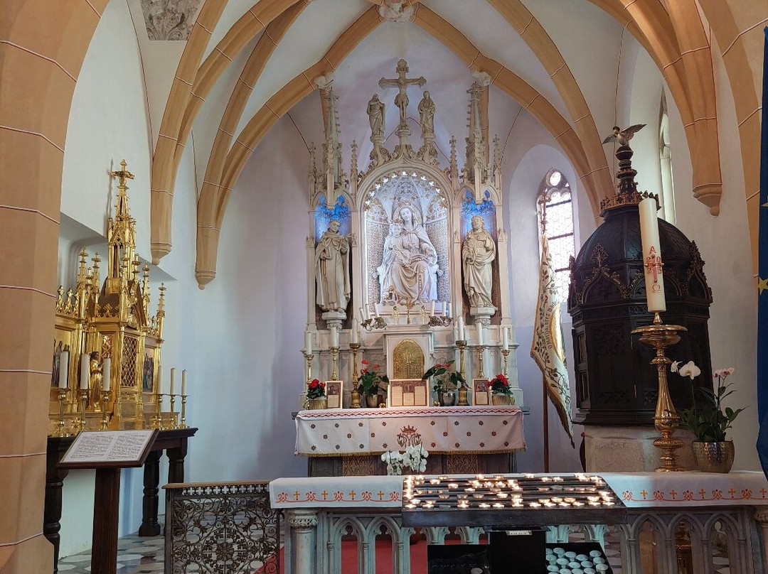 Saint Peter's Church-Radovljica必去景点