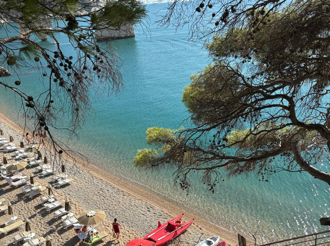 Hotel Baia dei Faraglioni主图